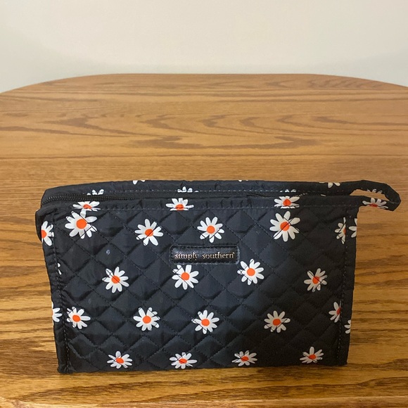 Simply Southern Handbags - Simply Southern Makeup Bag